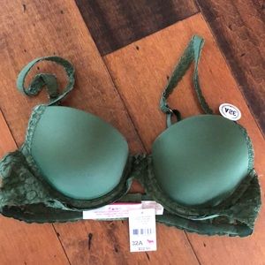 NWT VS Demi Push Up Bra